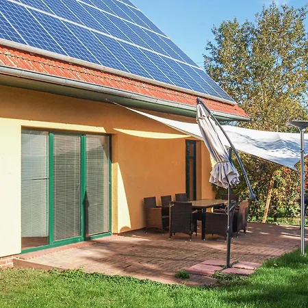 Сasa de vacaciones 4 Bedroom Awesome In *