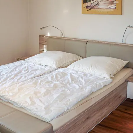 4 Bedroom Awesome In Casa vacanze Woldegk