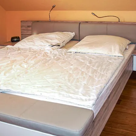 4 Bedroom Awesome In *