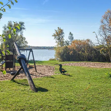 4 Bedroom Awesome In Casa vacanze *